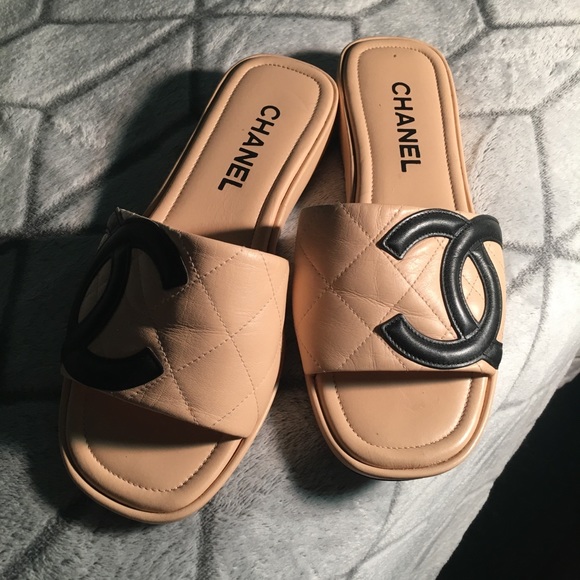 CHANEL Shoes - Like New CHANEL Slides